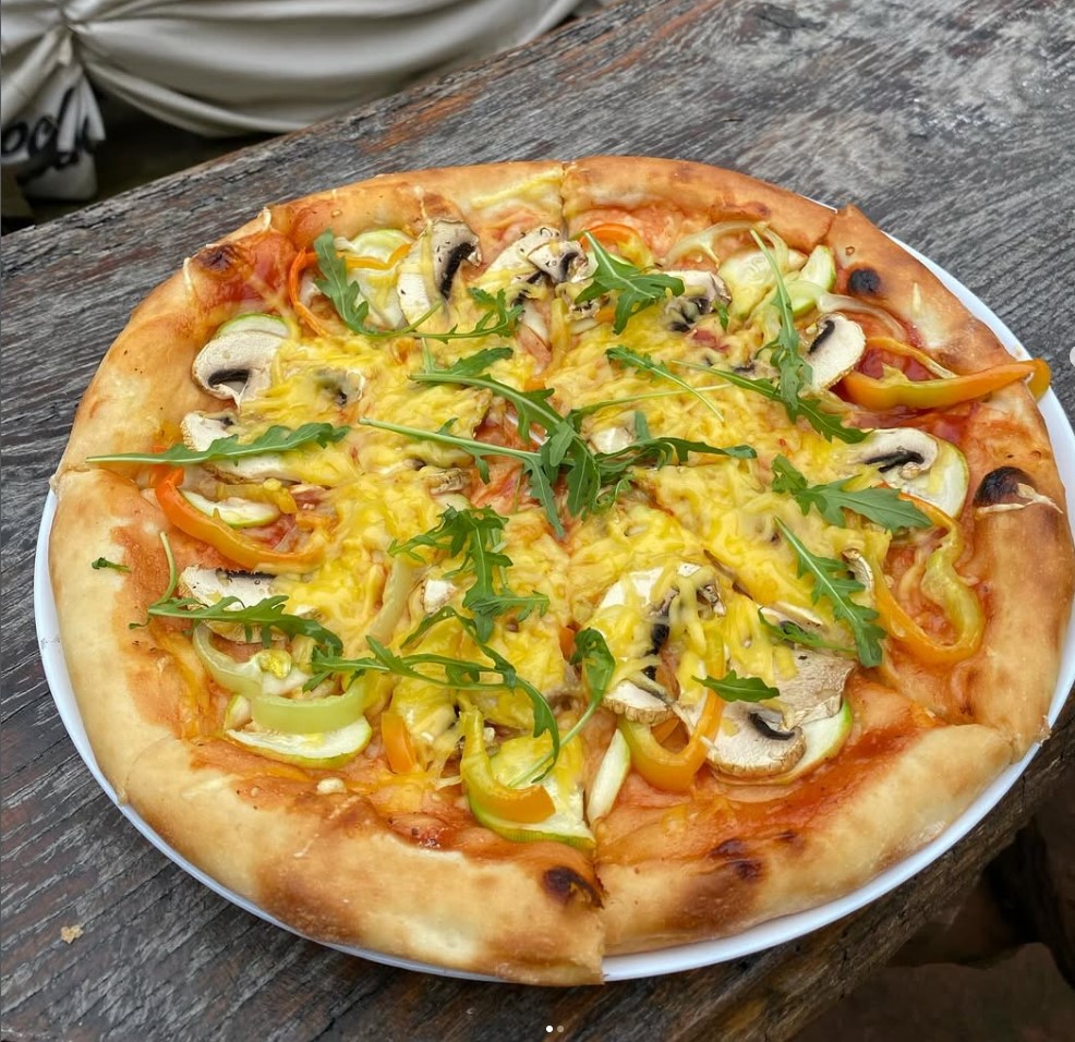 Pizza iz kućne ponude  -  Leb & Soul, Ćuprija